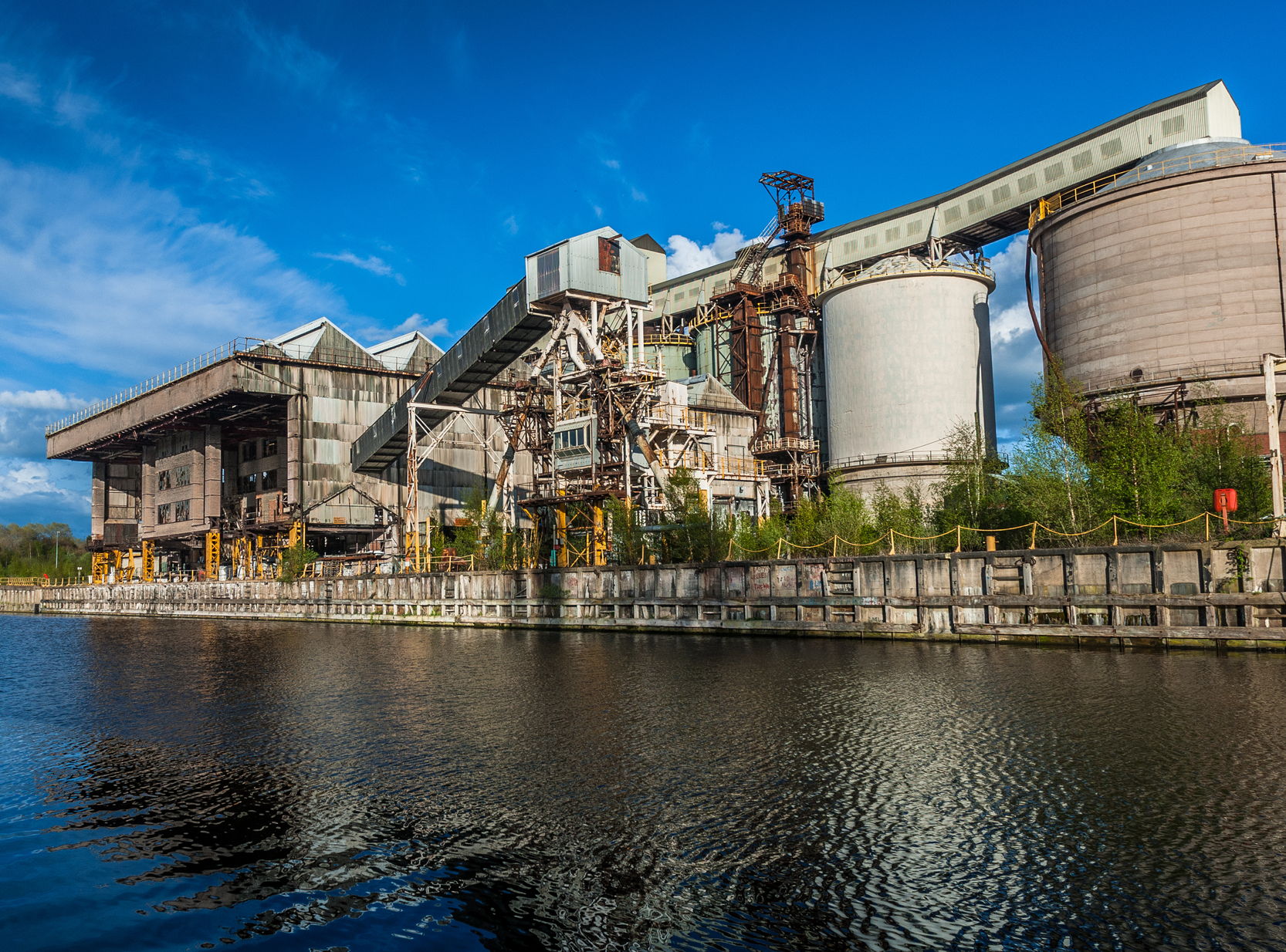 Confined space safety in chemical processing.